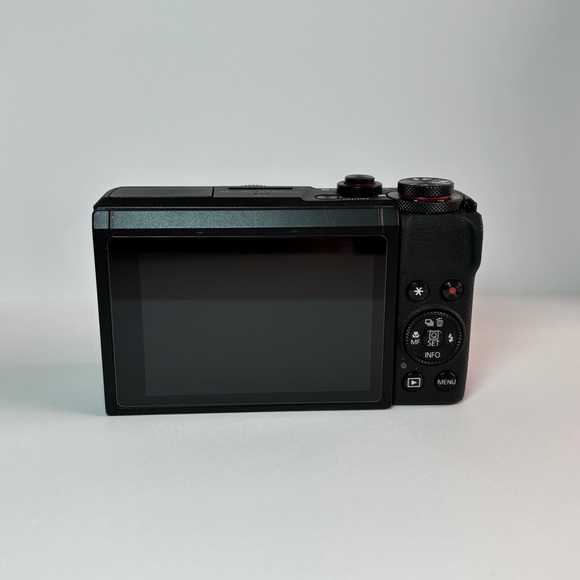 Canon G7 X Mark III Black Digital Camera - Picture 7 of 7